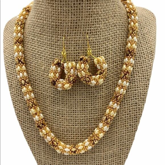 Seed gold beaded necklace and matching earrings. New Handmade Elegant statement - Picture 1 of 2
